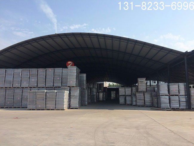 玻璃瓶生產(chǎn)廠家倉(cāng)庫(kù)